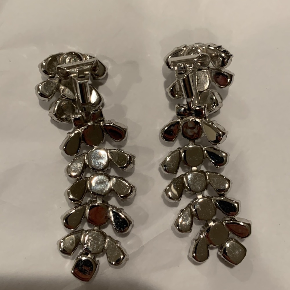 Vintage rhinestone earrings these slide on. Or call them clips - Picture 3 of 4